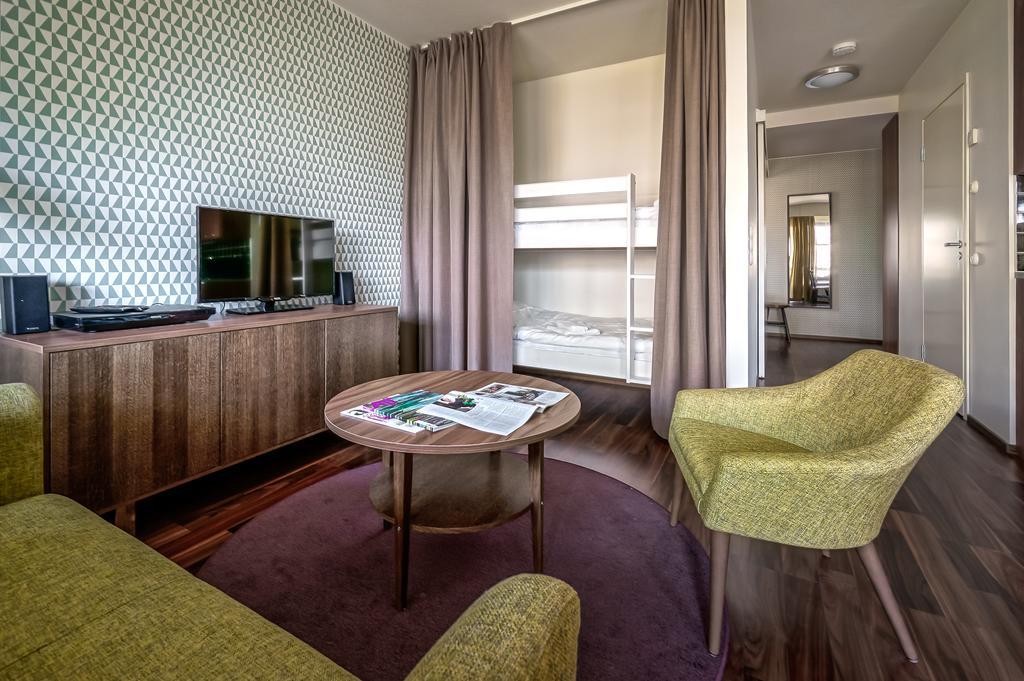 Forenom Serviced Apartments Espoo Tapiola Oda fotoğraf